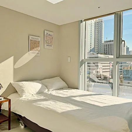 Cozy Loft 4 Minutes Away From Myeongdong 아파트