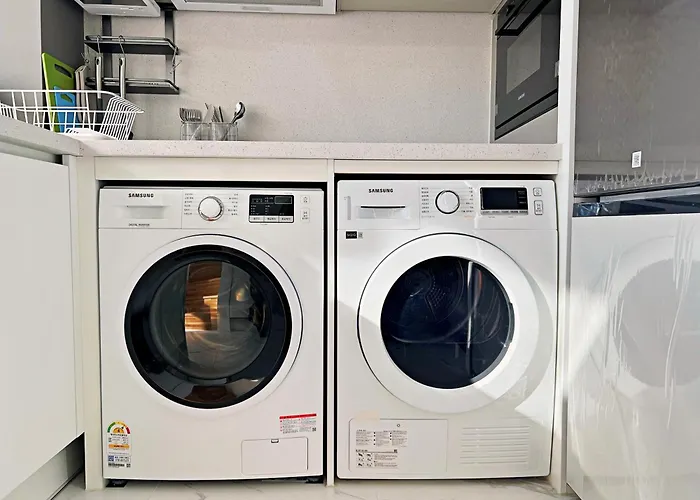 Апартаменты Cityhall Loft 4 Minutes Away From Myeongdong Сеул