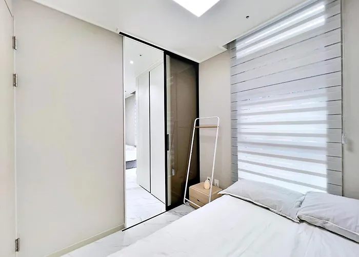 Апартаменты Cityhall Loft 4 Minutes Away From Myeongdong